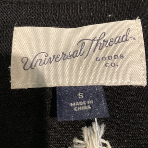 Universal Thread Short Sleeve Batwing Top Size: S - Picture 9 of 13